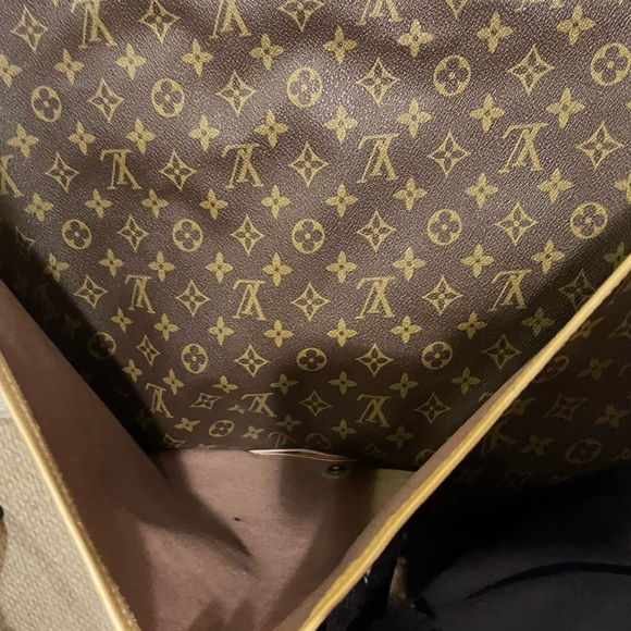 Louis Vuitton Monogram Garment Bag - Picture 9 of 16